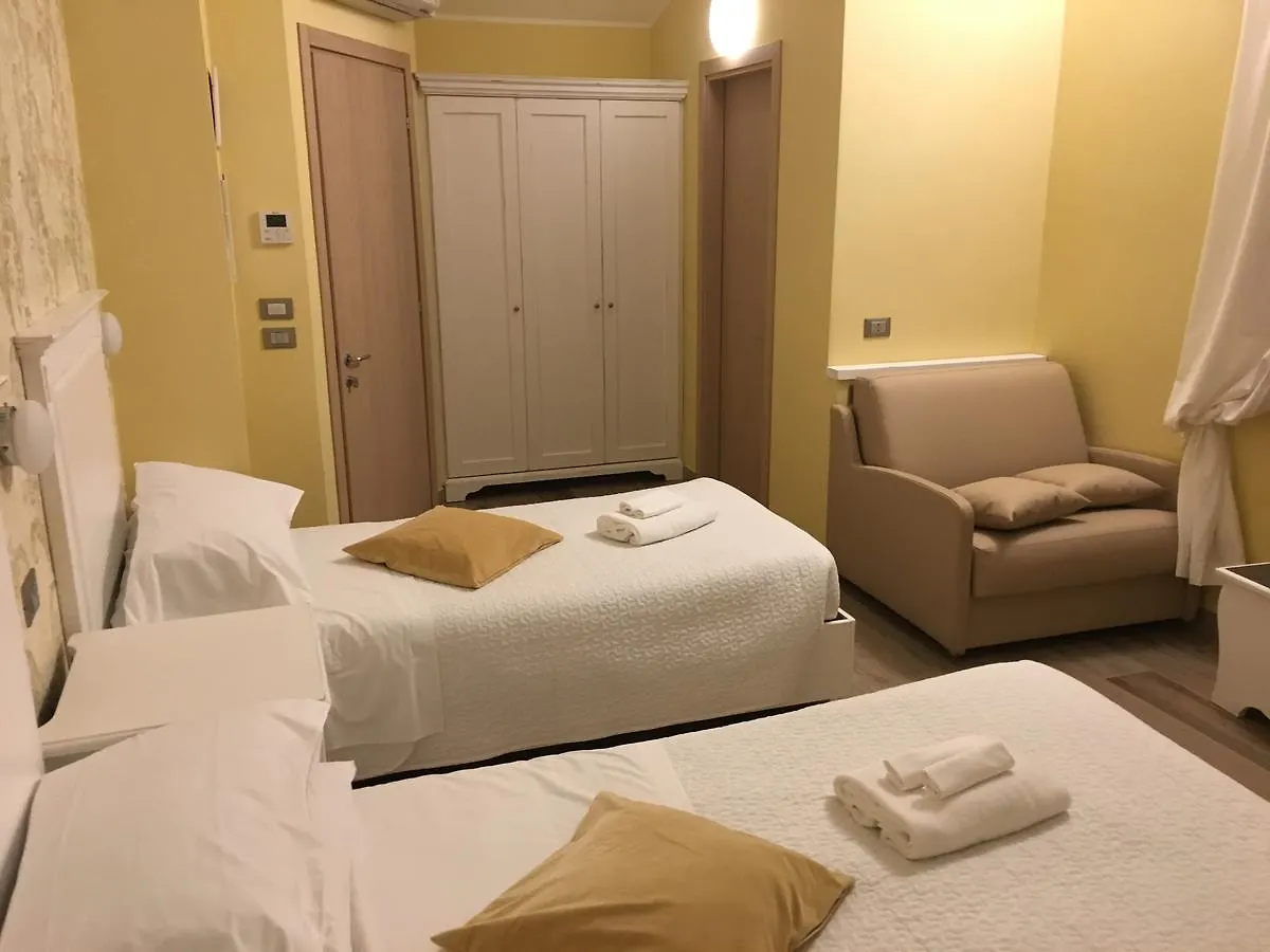 La Dimora Di Francesco Bed & Breakfast Assisi 2*,  Italy